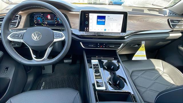 new 2025 Volkswagen Atlas car, priced at $43,324