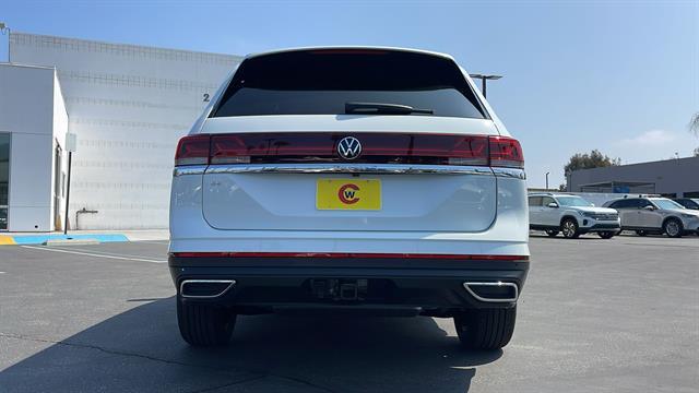 new 2025 Volkswagen Atlas car, priced at $43,324