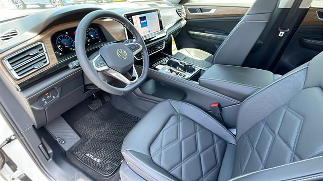 new 2025 Volkswagen Atlas car, priced at $43,324