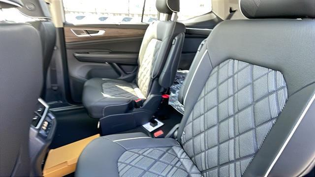 new 2025 Volkswagen Atlas car, priced at $53,939