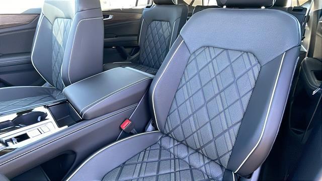 new 2025 Volkswagen Atlas car, priced at $53,696