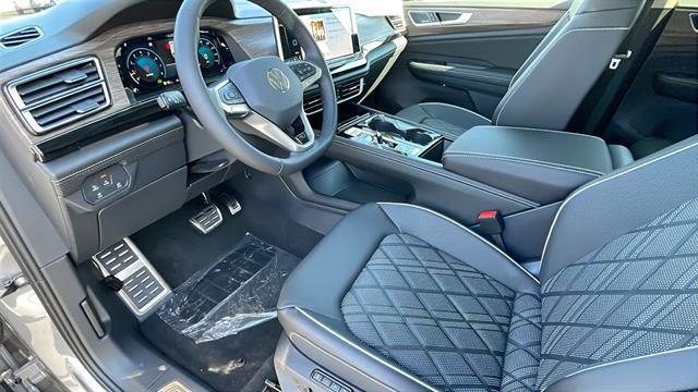 new 2025 Volkswagen Atlas car, priced at $53,696
