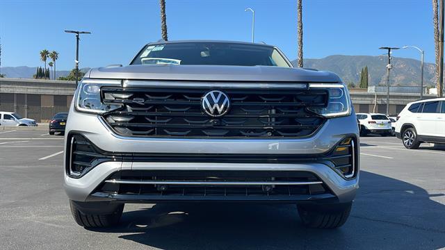new 2025 Volkswagen Atlas car, priced at $53,696