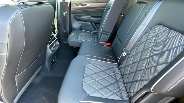 new 2025 Volkswagen Atlas car, priced at $53,696