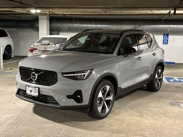 new 2025 Volvo XC40 car, priced at $48,315