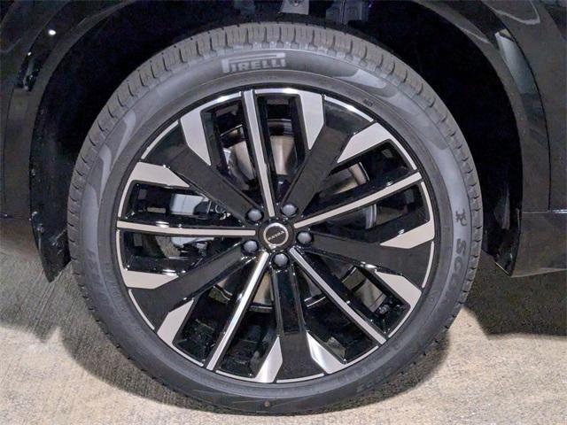 new 2025 Volvo XC90 car, priced at $69,155