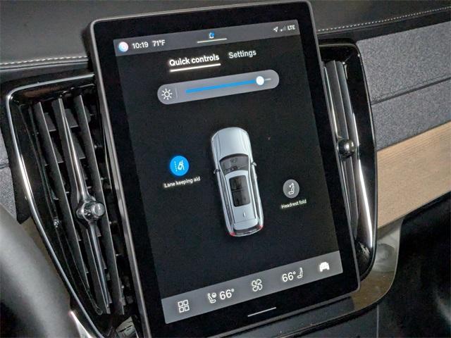 new 2025 Volvo XC90 car, priced at $61,755