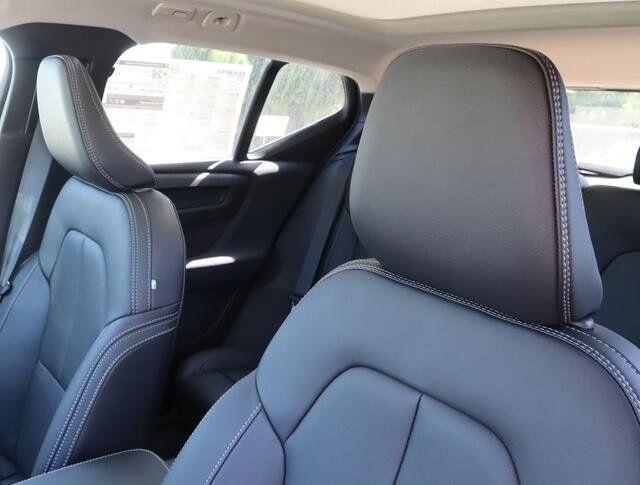 new 2024 Volvo XC40 car, priced at $42,546