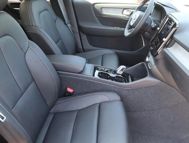 new 2024 Volvo XC40 car, priced at $42,546