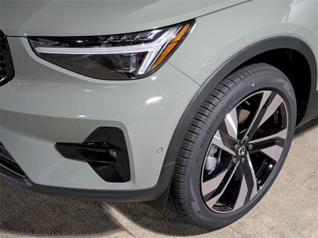 new 2025 Volvo XC40 car, priced at $51,565
