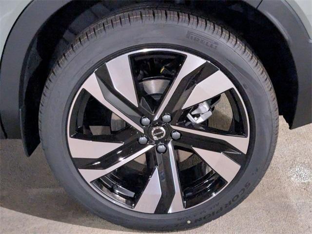 new 2025 Volvo XC40 car, priced at $51,565
