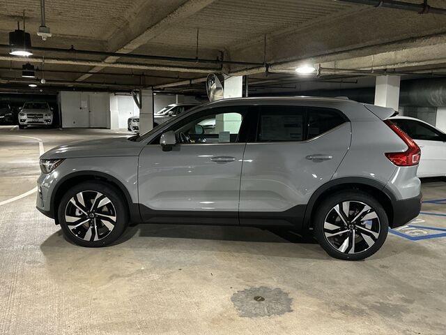 new 2025 Volvo XC40 car, priced at $50,420