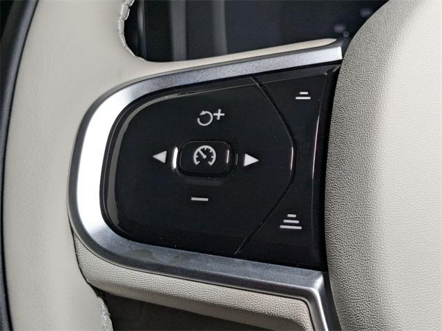 new 2025 Volvo XC60 car, priced at $55,750