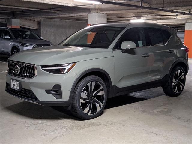 new 2025 Volvo XC40 car, priced at $51,565