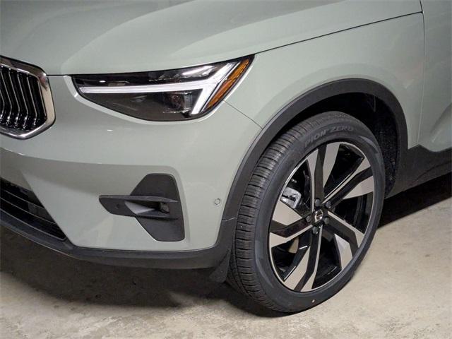 new 2025 Volvo XC40 car, priced at $51,565