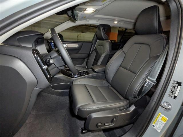 new 2025 Volvo XC40 car, priced at $51,565