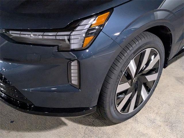 new 2025 Volvo EX90 car, priced at $89,520