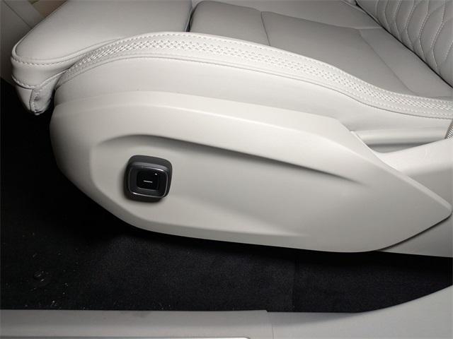 new 2025 Volvo EX90 car, priced at $89,885