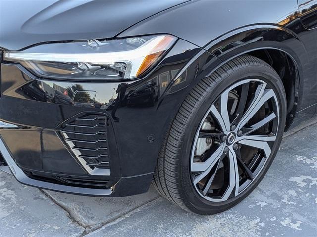 used 2022 Volvo XC60 Recharge Plug-In Hybrid car, priced at $38,800