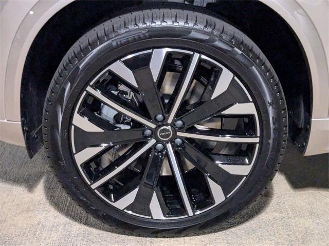 new 2025 Volvo XC90 Plug-In Hybrid car, priced at $79,695