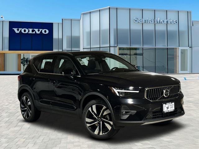 new 2025 Volvo XC40 car, priced at $50,420