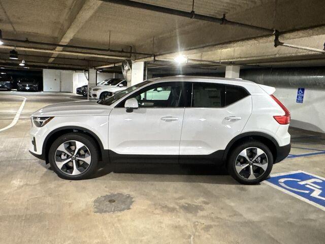 new 2025 Volvo XC40 car, priced at $46,015