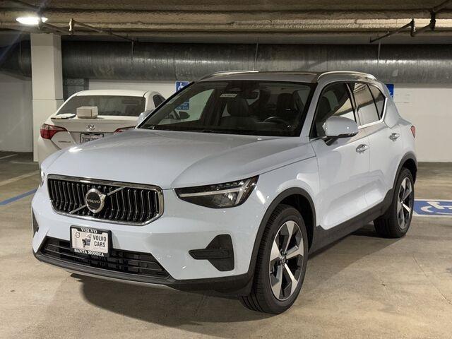 new 2025 Volvo XC40 car, priced at $46,250