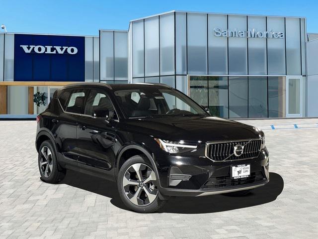 new 2025 Volvo XC40 car, priced at $46,015