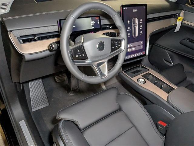 new 2025 Volvo EX90 car, priced at $82,090
