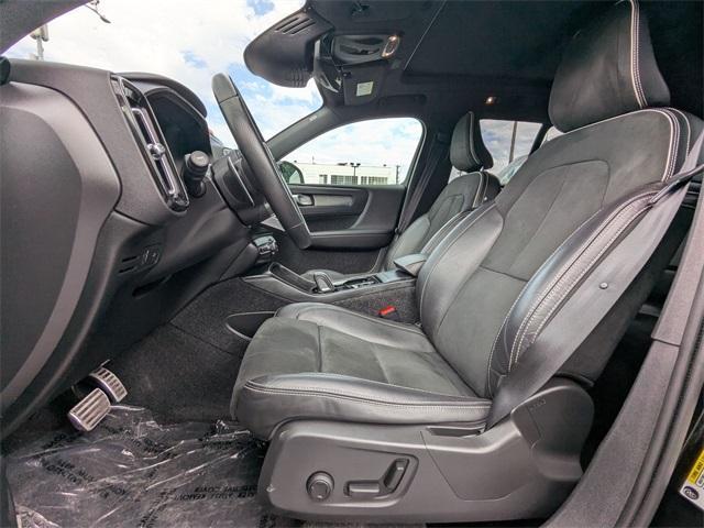 used 2019 Volvo XC40 car, priced at $22,200
