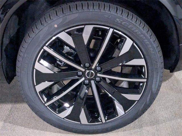 new 2025 Volvo XC90 car, priced at $69,155