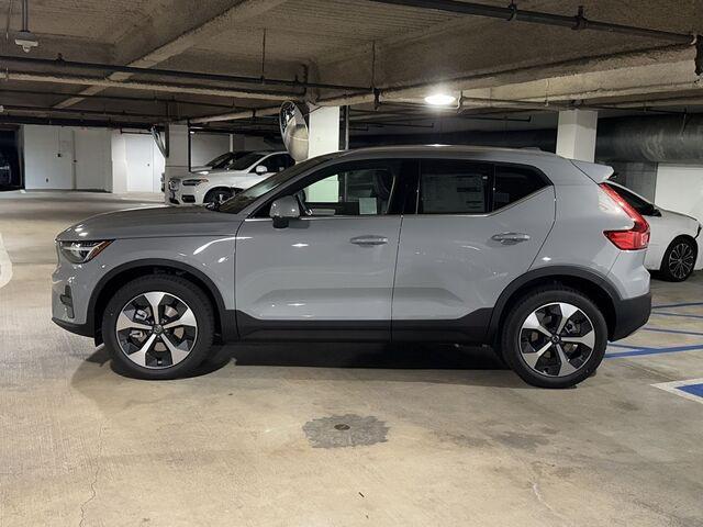 new 2025 Volvo XC40 car, priced at $46,250