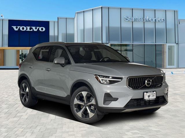 new 2025 Volvo XC40 car, priced at $46,250