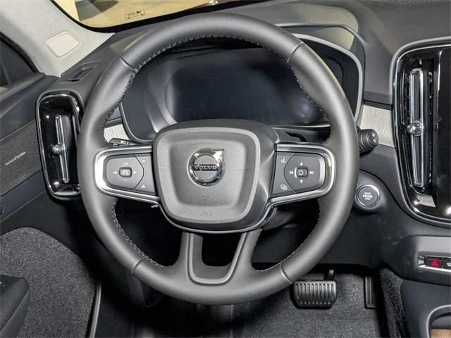 new 2025 Volvo XC40 car, priced at $51,565