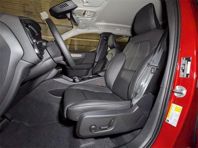 new 2025 Volvo XC40 car, priced at $51,565