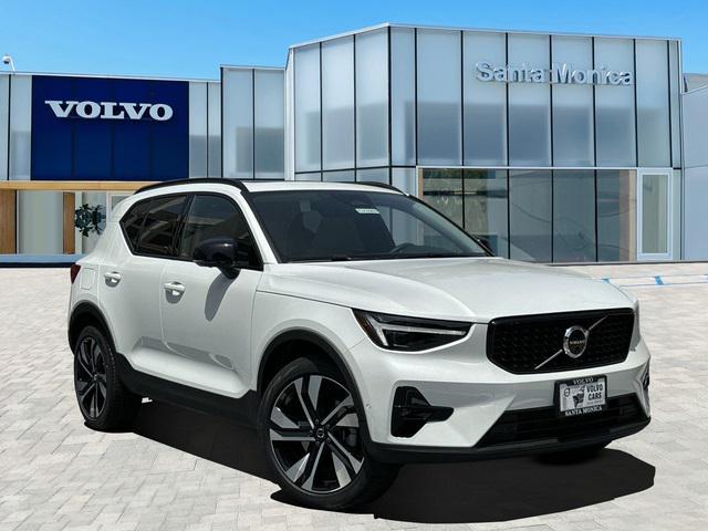 new 2024 Volvo XC40 car