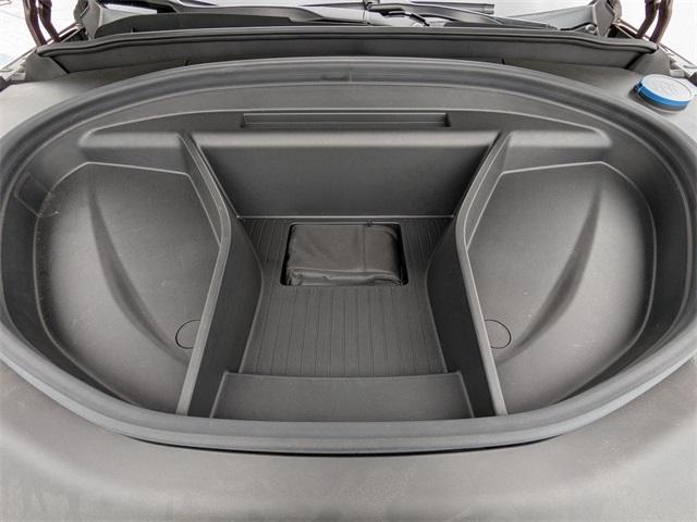 new 2025 Volvo EX90 car, priced at $95,140