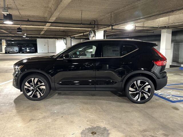 new 2025 Volvo XC40 car, priced at $52,000