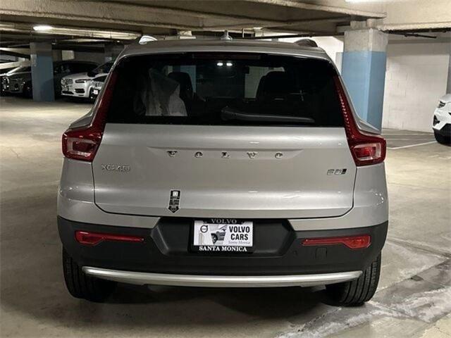 new 2024 Volvo XC40 car, priced at $42,674