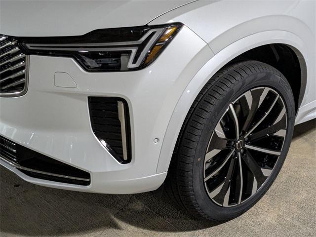 new 2025 Volvo XC90 car, priced at $69,155