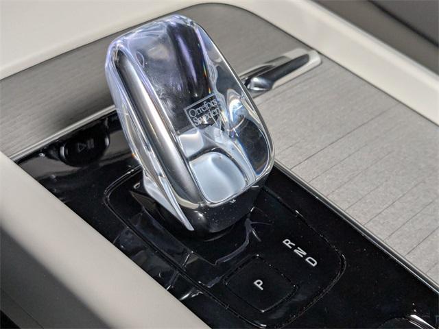 new 2025 Volvo XC60 car, priced at $60,250