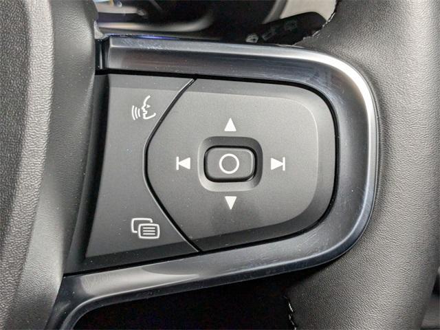 new 2025 Volvo XC40 car, priced at $51,565