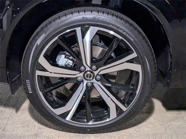 new 2025 Volvo XC60 car, priced at $60,660