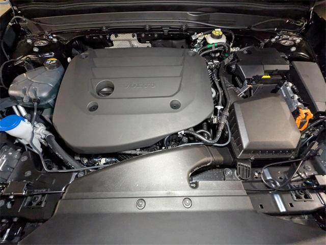 new 2025 Volvo XC40 car, priced at $46,265
