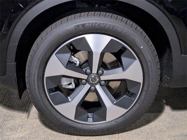 new 2025 Volvo XC40 car, priced at $46,265