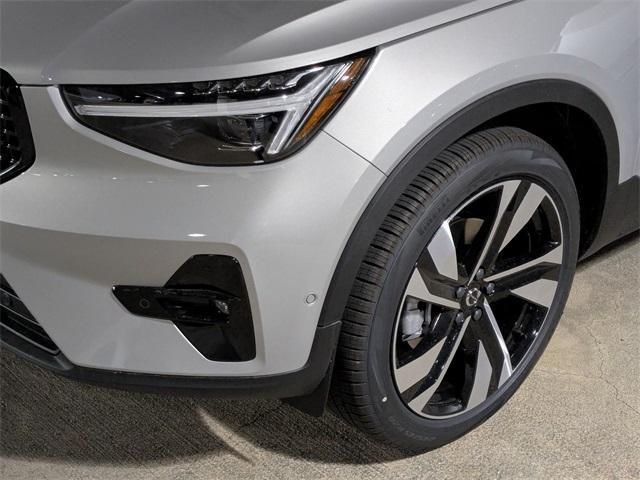 new 2025 Volvo XC40 car, priced at $51,565