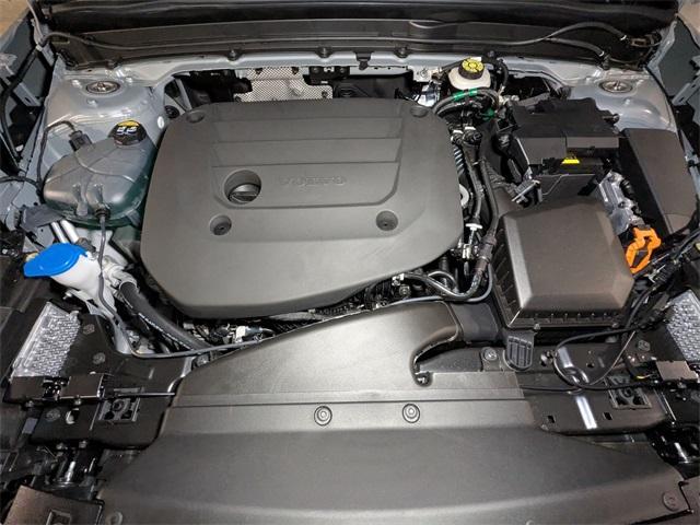 new 2025 Volvo XC40 car, priced at $51,565