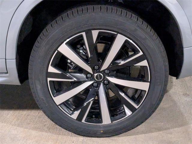 new 2025 Volvo XC90 car, priced at $61,795