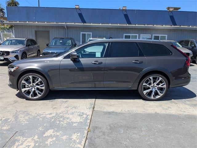 new 2024 Volvo V90 Cross Country car, priced at $59,343