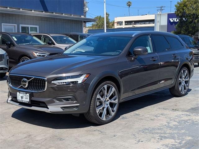 new 2024 Volvo V90 Cross Country car, priced at $59,343